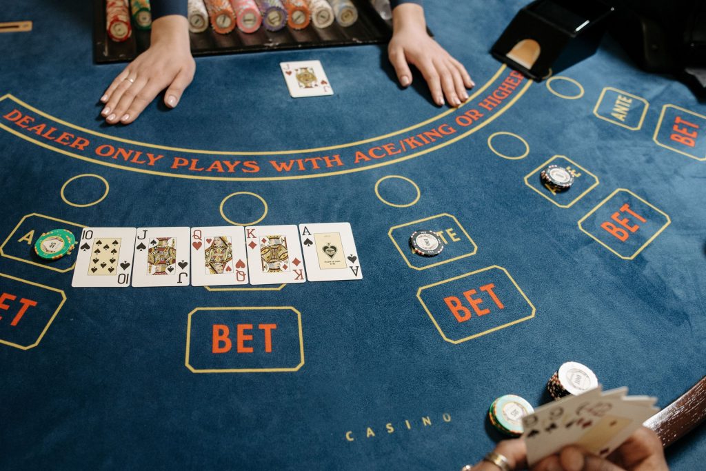 Tips for Managing Your Bankroll While Playing